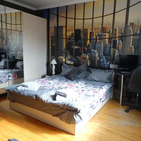 Rum i privatbostad 2 Bedrooms With Private Bath And Balcony Near The Airport *