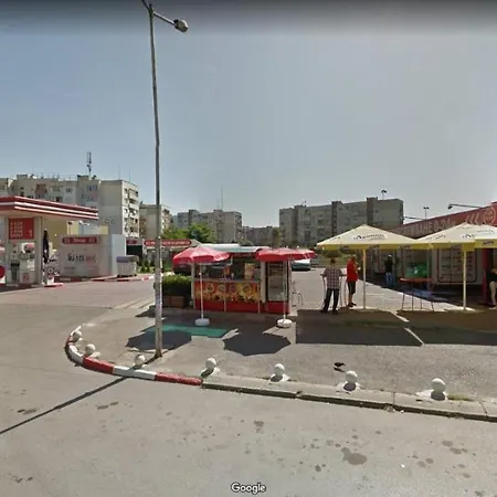 Rum i privatbostad 2 Bedrooms With Private Bath And Balcony Near The Airport