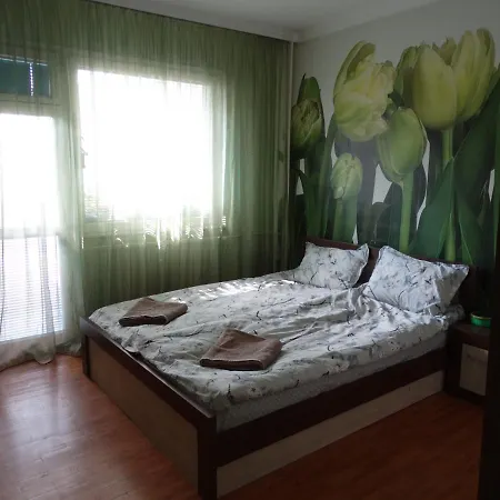 Rum i privatbostad 2 Bedrooms With Private Bath And Balcony Near The Airport Sofia
